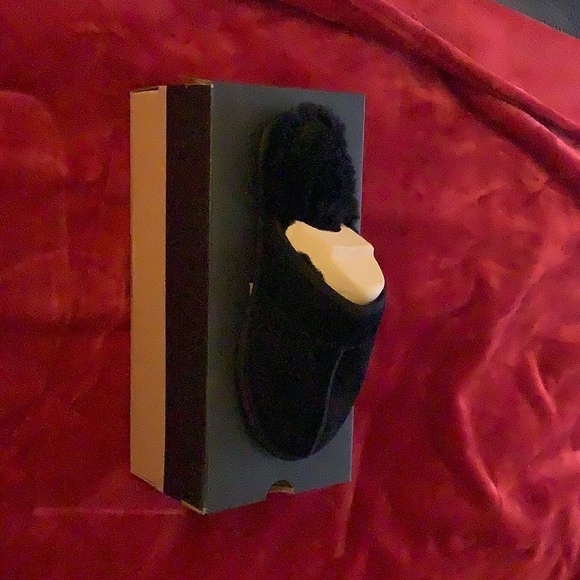 UGG slippers ( unisex) - Picture 2 of 3